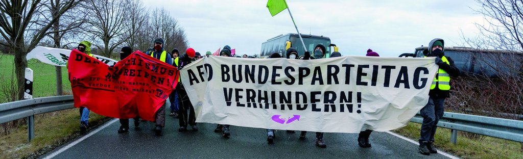 AfD Parteitag, Blockaden und Gegendemos in Riesa, 11.01.2025. Demo-Fronttransparent mit der Aufschrift: "AfD Bundesparteitag verhindern"